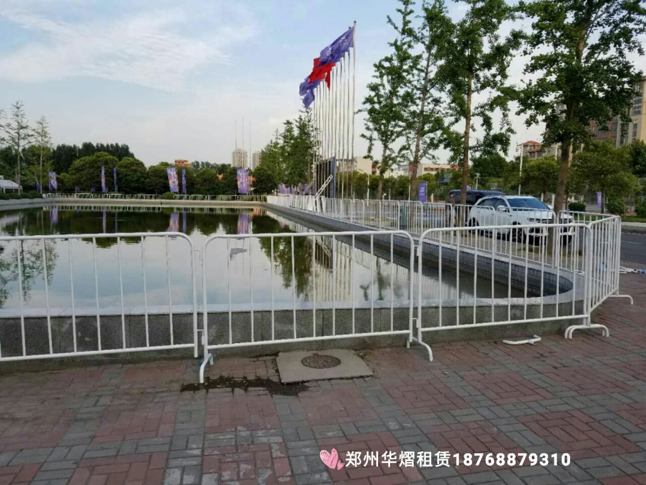 郑州不锈钢铁马护栏白色